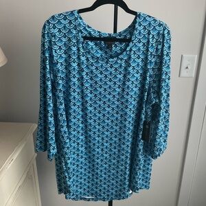 JM Collection Women 2X Blue Graphic Stretch Top  New with Tags